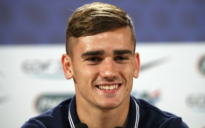 广发体育焦点-于帕梅卡诺乌龙球后社交媒体被冲